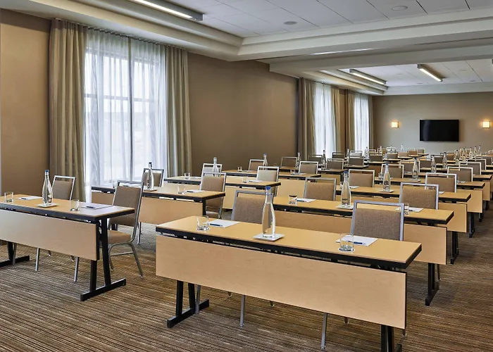 Four Points By Sheraton Fargo Medical Center