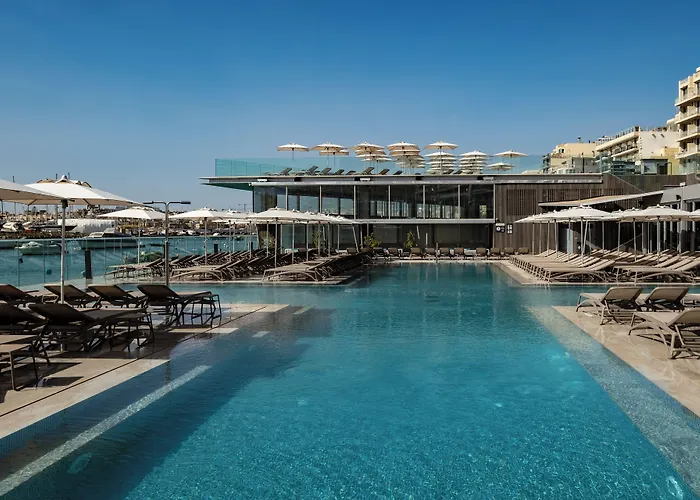 Strand Suites By Neu Collective