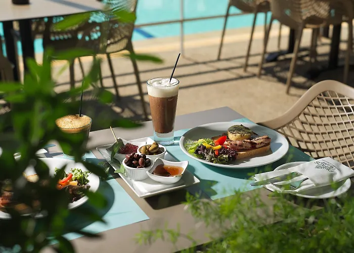 Pefkos City Hotel