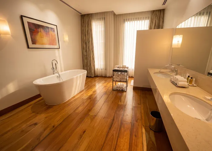 City Garden Grand Hotel