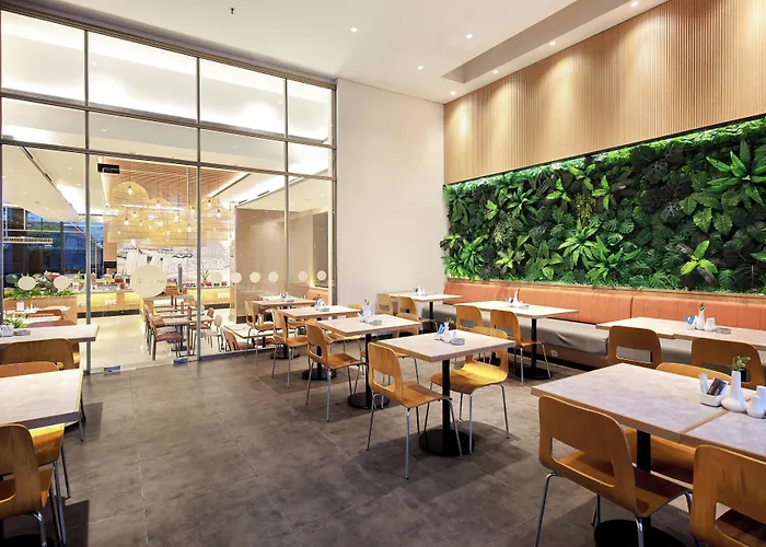 Aston Inn Pantai Losari Makassar