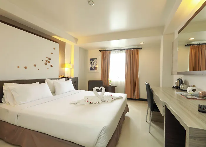 Flipper House Hotel - Sha Extra Plus