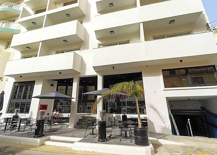 Block Hotel