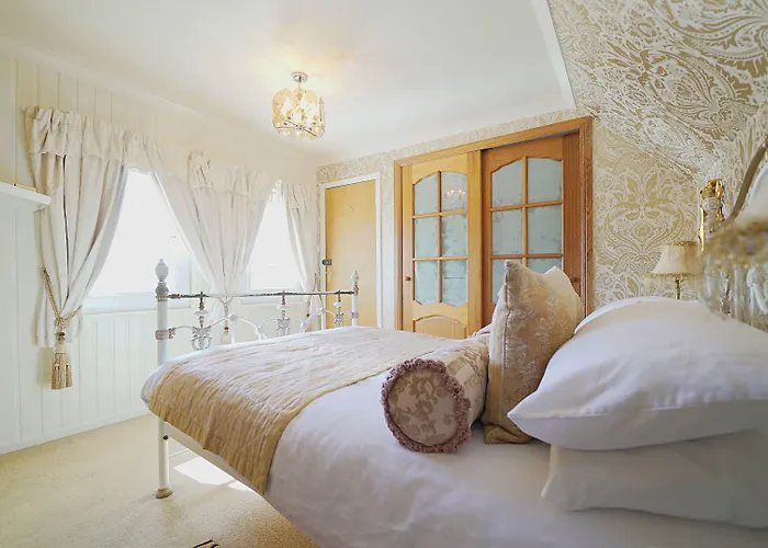 The Old Tramhouse Self Catering Traditional Charming Apartments Located In The Heart Of Historic Stirling For Short-Long Stays In Stirling For Tourism & Events & Contractor Base Stays For Central Belt Area & Open To Book All Year Round