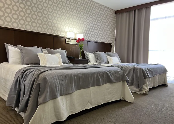 Ian Hotel