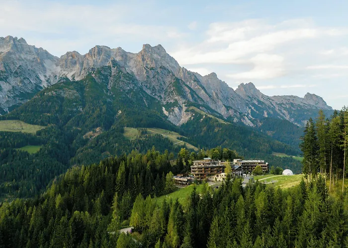 Holzhotel Forsthofalm