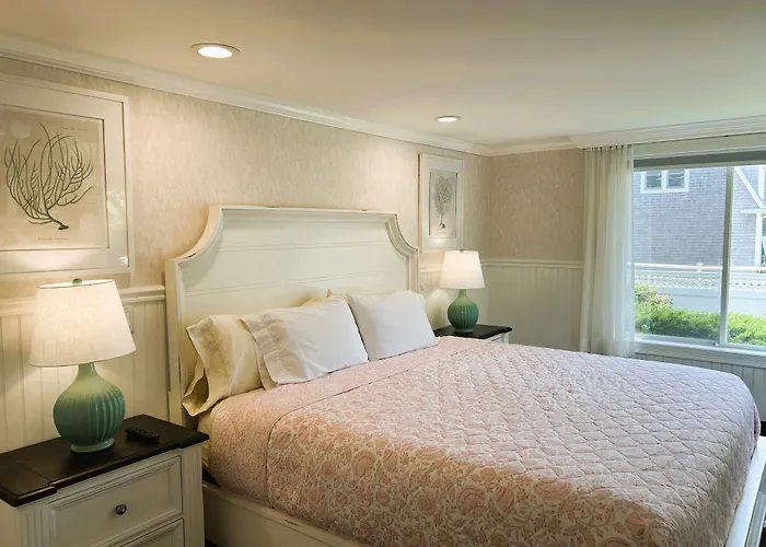 Falmouth Heights Motor Lodge