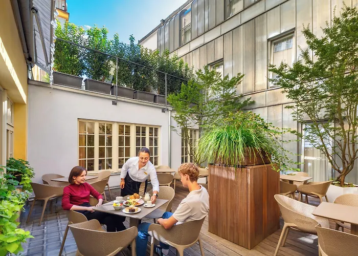 Hotel Clement