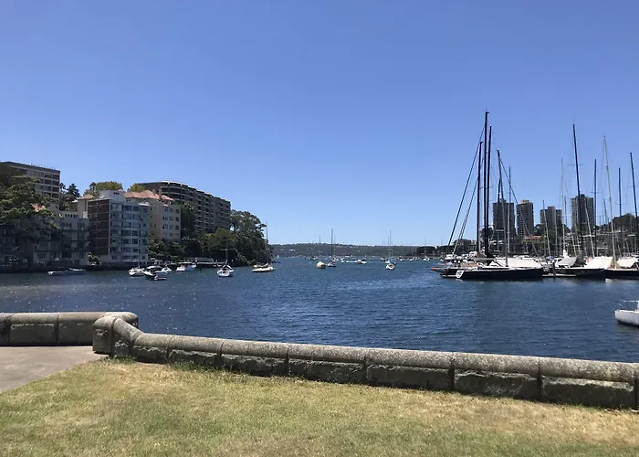 Edgecliff Lodge Motel