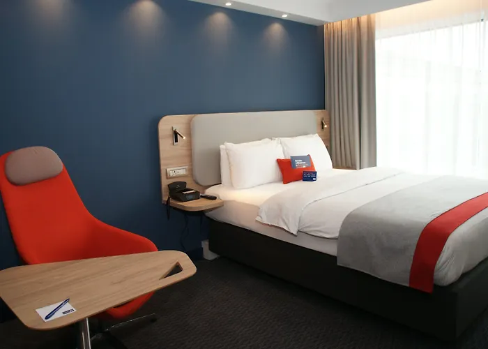 Holiday Inn Express Zürich Airport, an IHG Hotel