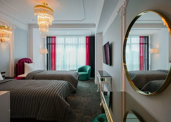 W Regal Boutique Hotel&Spa
