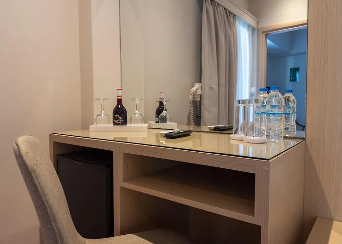 Anemoni Piraeus Hotel
