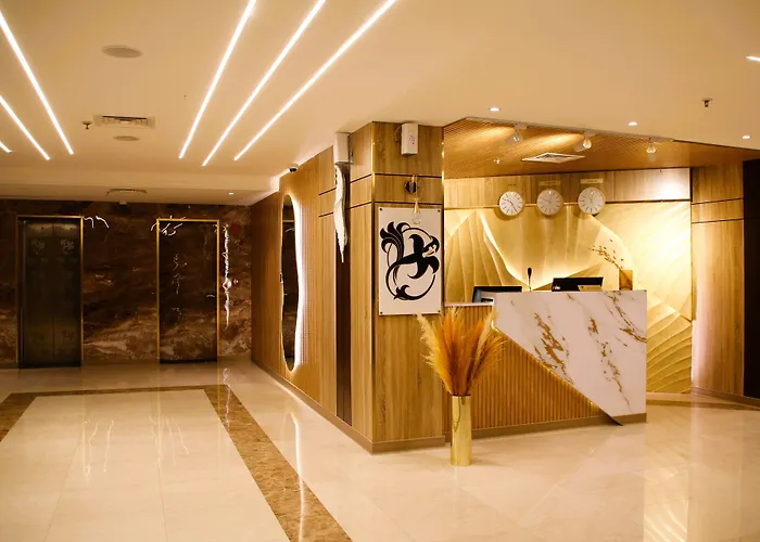 فندق بلازا أثينيه Plaza Athenee Hotel