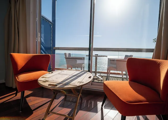 Logis Hotel - La Petite Rade