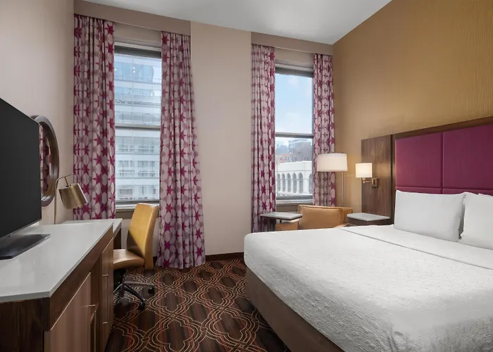 Hampton Inn Majestic Chicago Theatre District