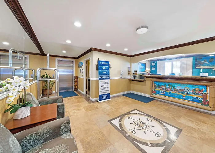 Best Western Harbour Inn & Suites Huntington - Sunset Beach