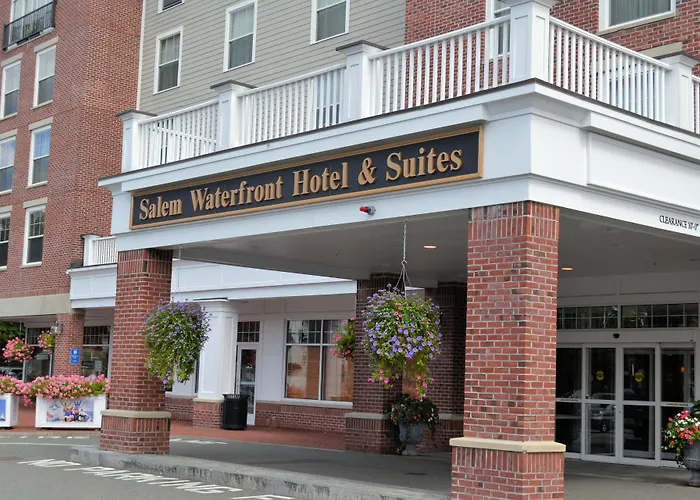 Salem Waterfront Hotel & Suites