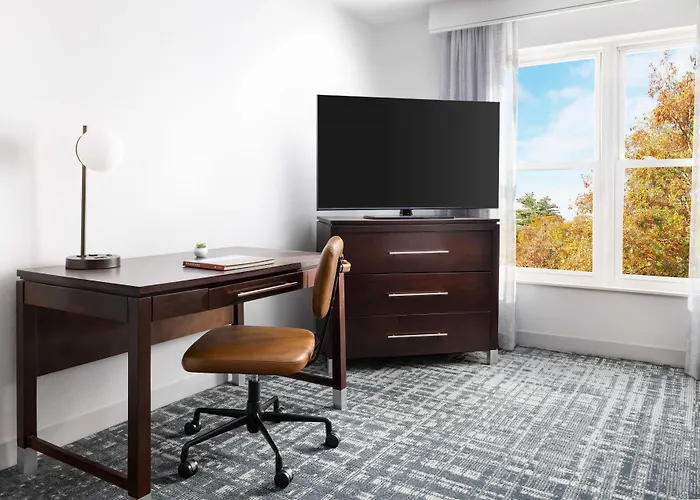 Homewood Suites By Hilton Manchester/Airport