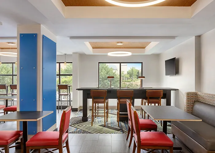 Holiday Inn Express & Suites Greenville-Downtown By Ihg