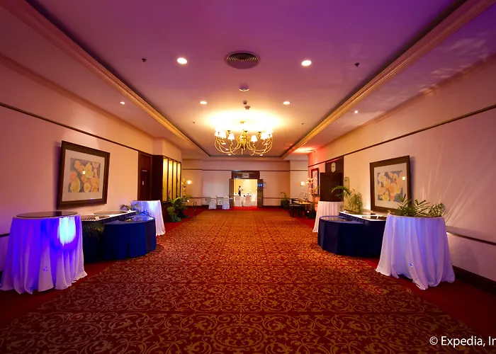 Waterfront Airport Hotel And Casino