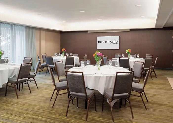 Courtyard By Marriott Princeton