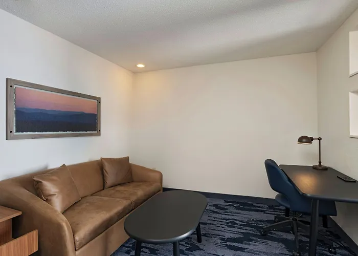 Fairfield Inn & Suites Kansas City Airport