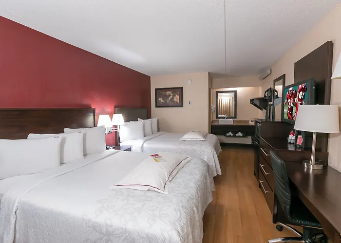 Red Roof Inn Plus + Boston - Framingham