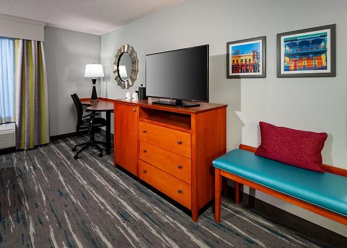 Hampton Inn & Suites Mobile I-65@ Airport Boulevard