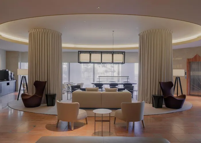 Kochi Pacific Hotel