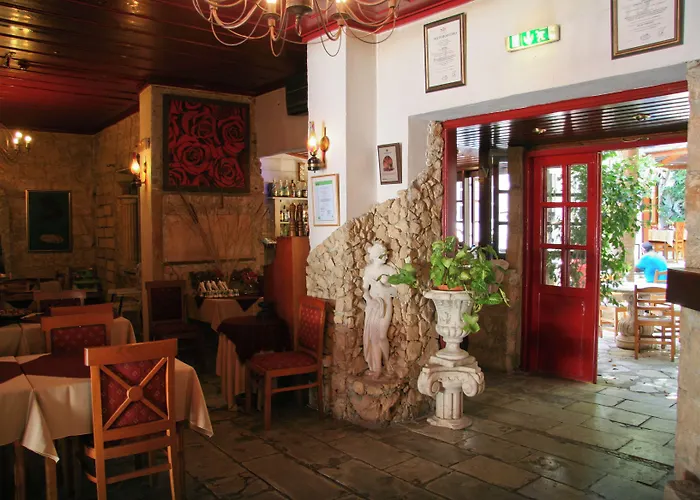 Kiniras Traditional Hotel & Restaurant