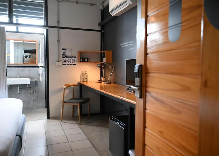 Blu Monkey Hotel Surat Thani