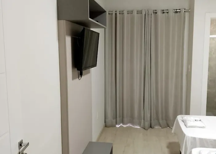 Petri Plaza Hotel