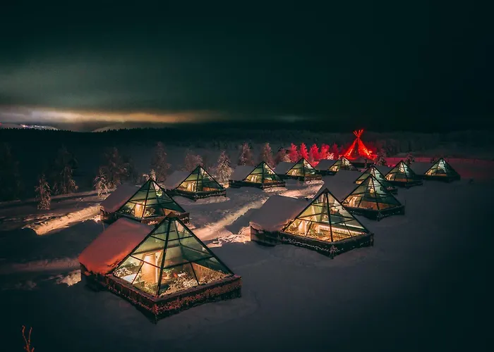 Aurora Pyramid Glass Igloos