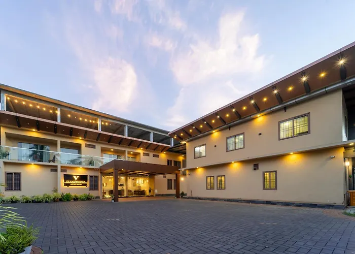 Treebo Grand Vistara Airport Suites, 500M From Cochin International Airport