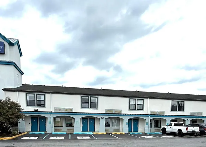Baymont By Wyndham Newark/Wilmington
