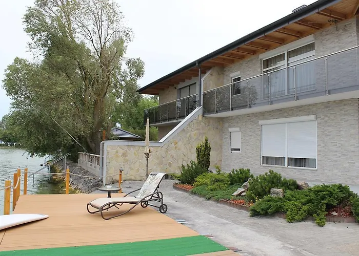 Parton Villa Apartments
