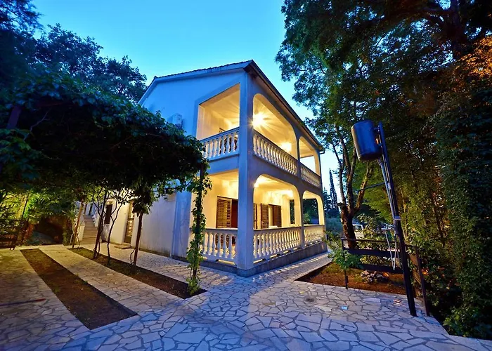 Apartments Karmelic