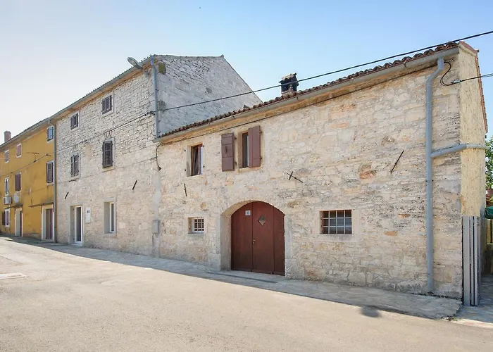 Apartments Borgo 8