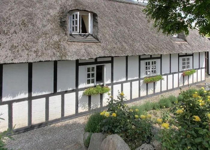 Lyng Dal Hotel Og Restaurant