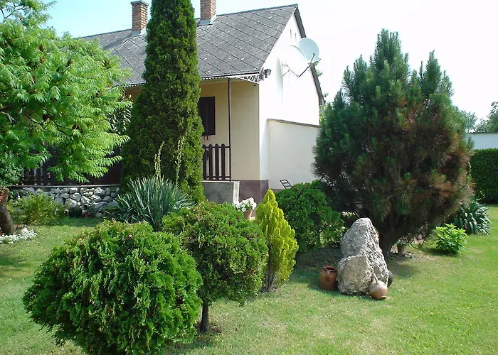 Oeroekzoeld Apartmanok Balatonfenyves