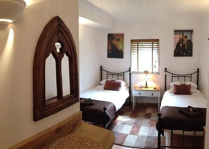 Tanglewood Gatwick Bed&Breakfast