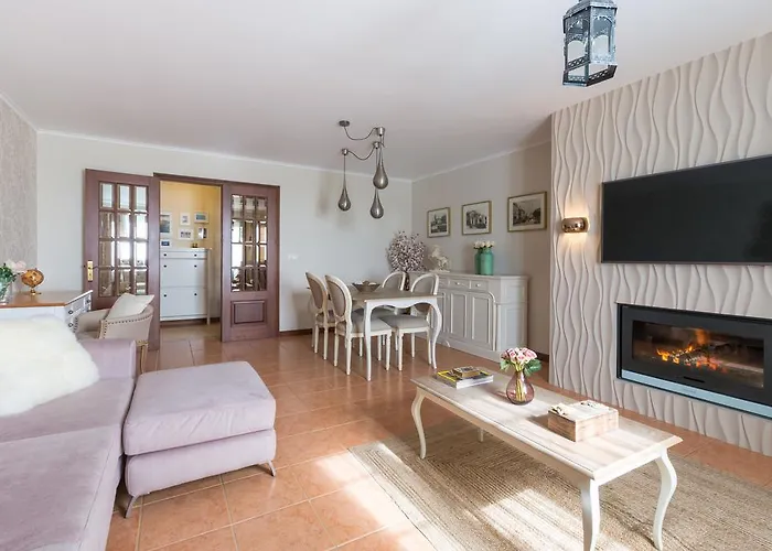 Azor Beach Lodge