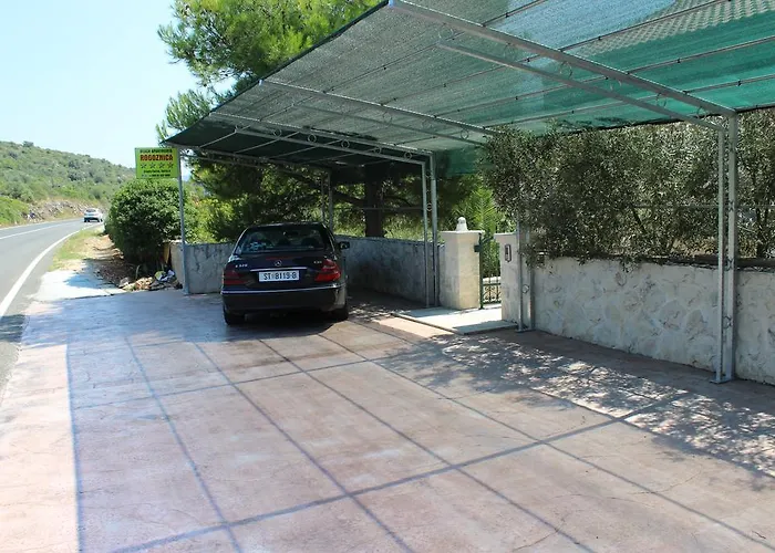 Beach Apartments Rogoznica