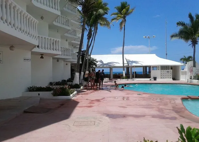 Maralisa Beach Club Acapulco