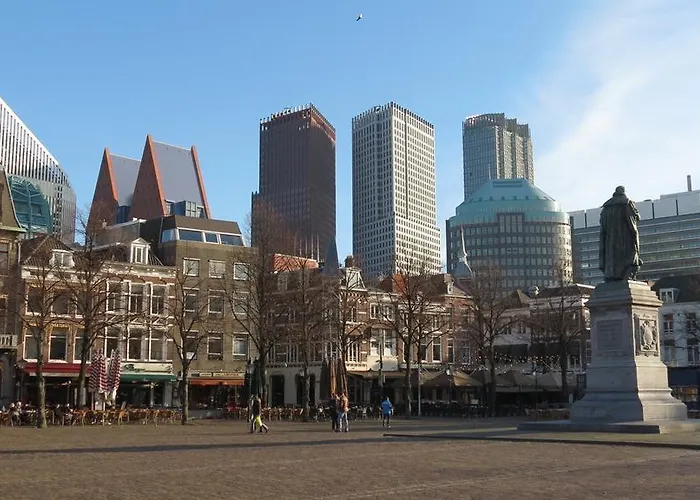 Pearl Of The Hague - R.Q.C.