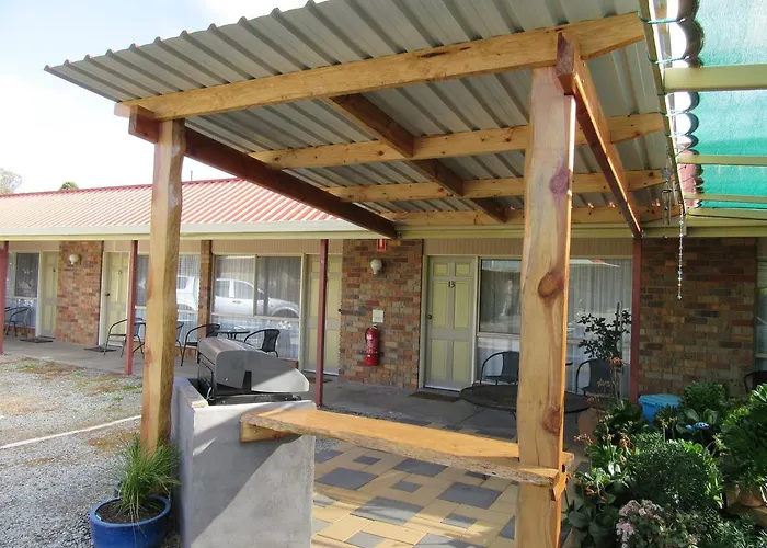 Acacia Rose Motor Inn