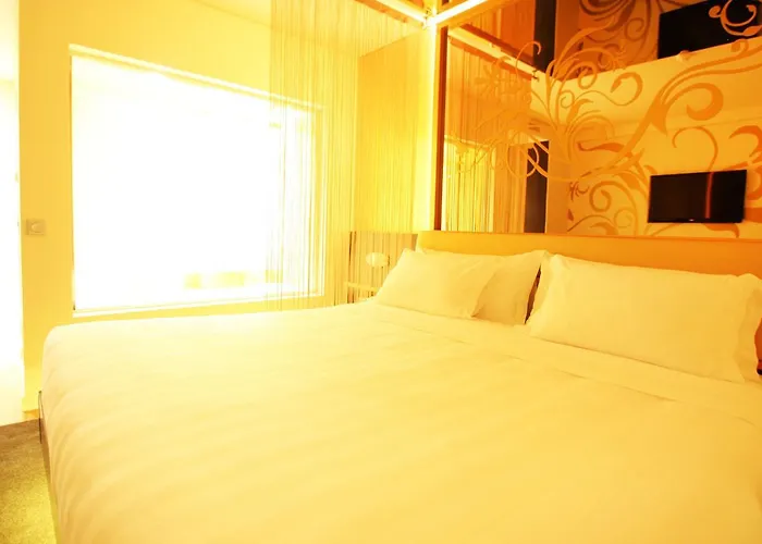 Silk Motel