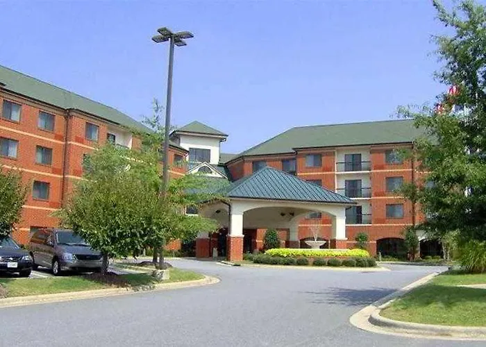 Courtyard By Marriott Hickory Hotel