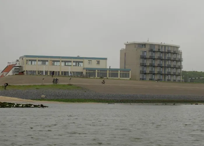 Hotel Lands End