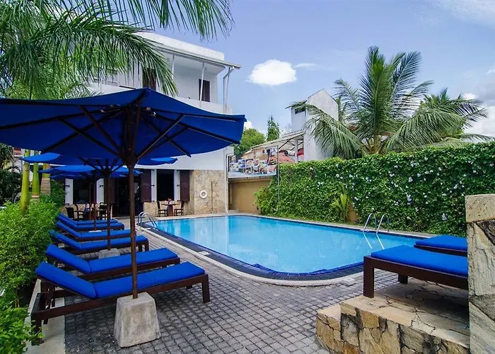 St.Lachlan Hotel & Suites Negombo